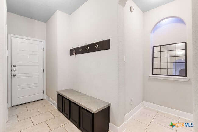 Building Photo - 105 Grand View