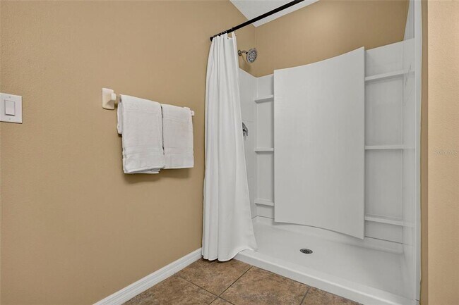 Building Photo - 817 Ashentree Dr
