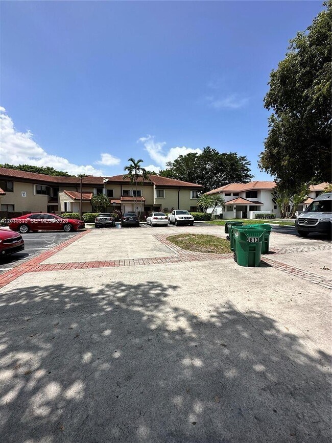 Building Photo - 9607 SW 138th Ave