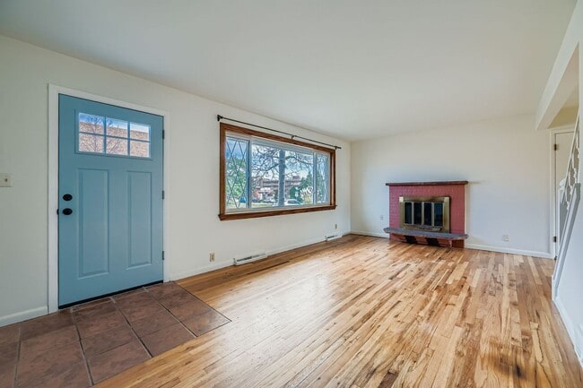 Building Photo - 4660 Sioux Dr