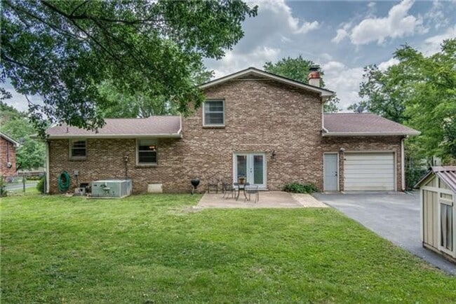 Building Photo - AVAILABLE NOW; 2-Bed/2.5-Bath in Crieve Hall