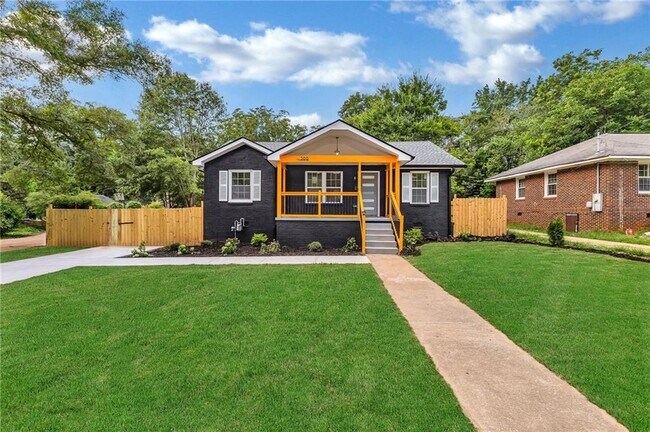 Primary Photo - 388 Sargent Dr SE