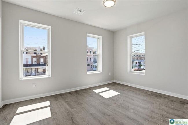 Building Photo - 1425 W Gordon St