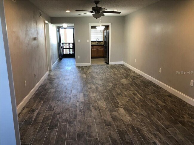 Building Photo - 3799 Lake Bayshore Dr