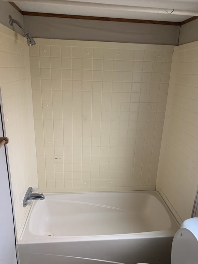 Building Photo - 502 Kayla St