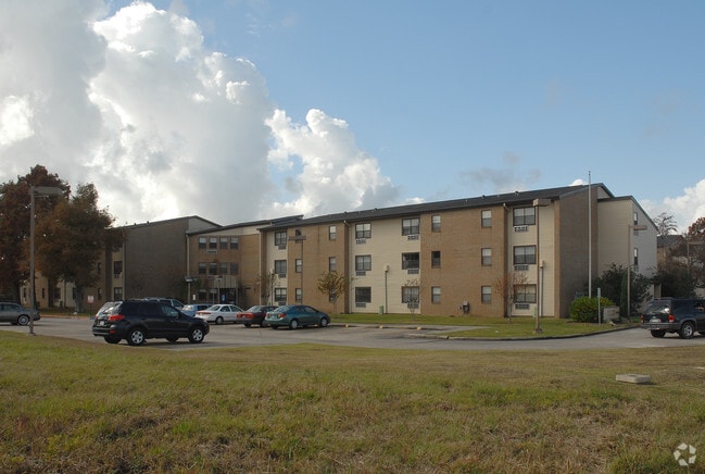 Building Photo - Baten Arms