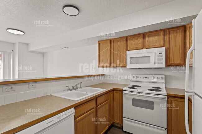Building Photo - 4935 N Jasmine Ln