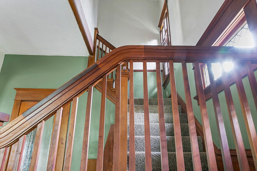 Building Photo - 944 14th St