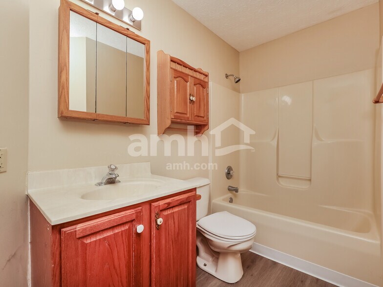 Building Photo - 2630 Alexander Ct