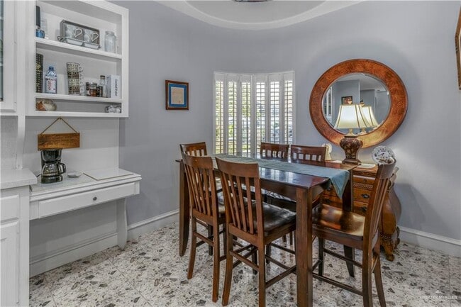 Building Photo - 20 Easy St