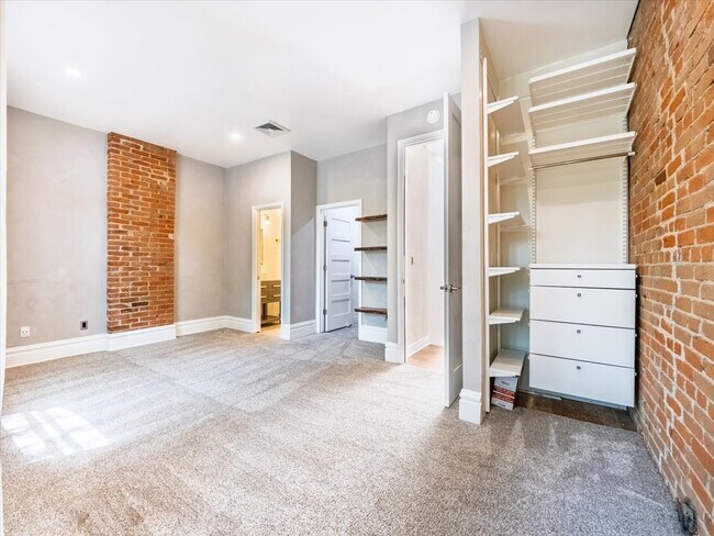 Building Photo - 2753 Champa St