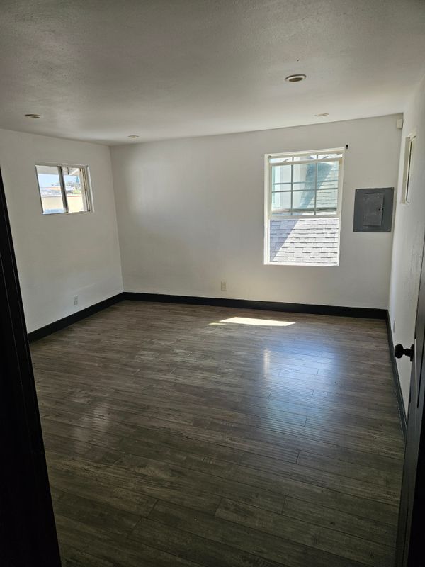 Building Photo - 534 N Berendo St