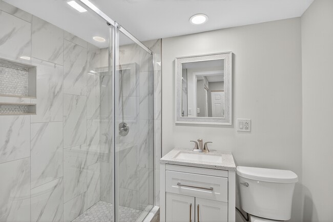 Building Photo - 3459 Howell Ct