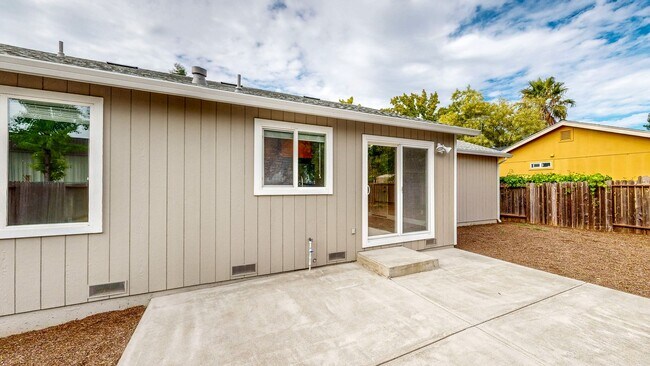 Building Photo - Bright 2 Bedroom, 1 Bathroom Single Family Home! Attached 2 Car Garage and Landscaping Included!