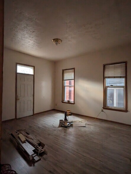 Bedroom - 798 Oak St