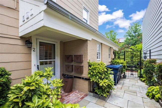 Building Photo - 311 A St NE