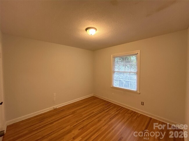 Building Photo - 926 Hollywood St