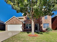 Building Photo - 2042 La Salle Trail