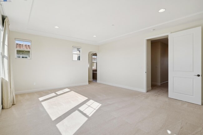 Building Photo - 454 Bengali Ct