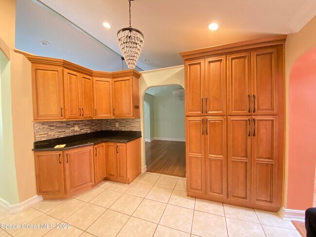Building Photo - 288 Coral Way W
