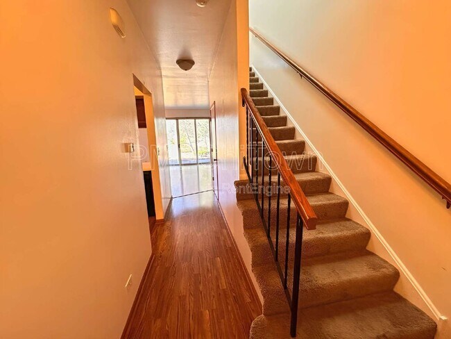 Building Photo - 1172 Regency Dr