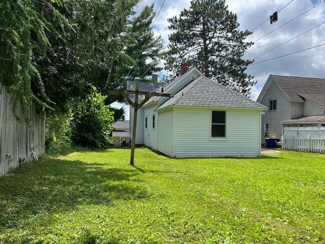 Building Photo - Click the “Apply Now” button or email wapmrentals@gmail.com for a prompt response.