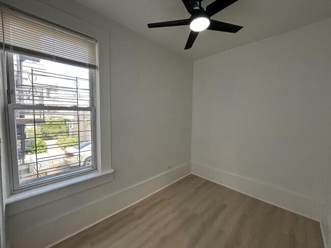 Building Photo - 2 bedroom in Chicago IL 60647