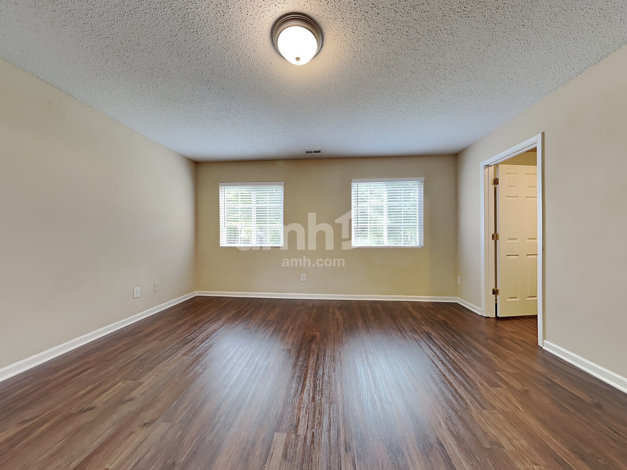 Building Photo - 3345 Wiliton Way