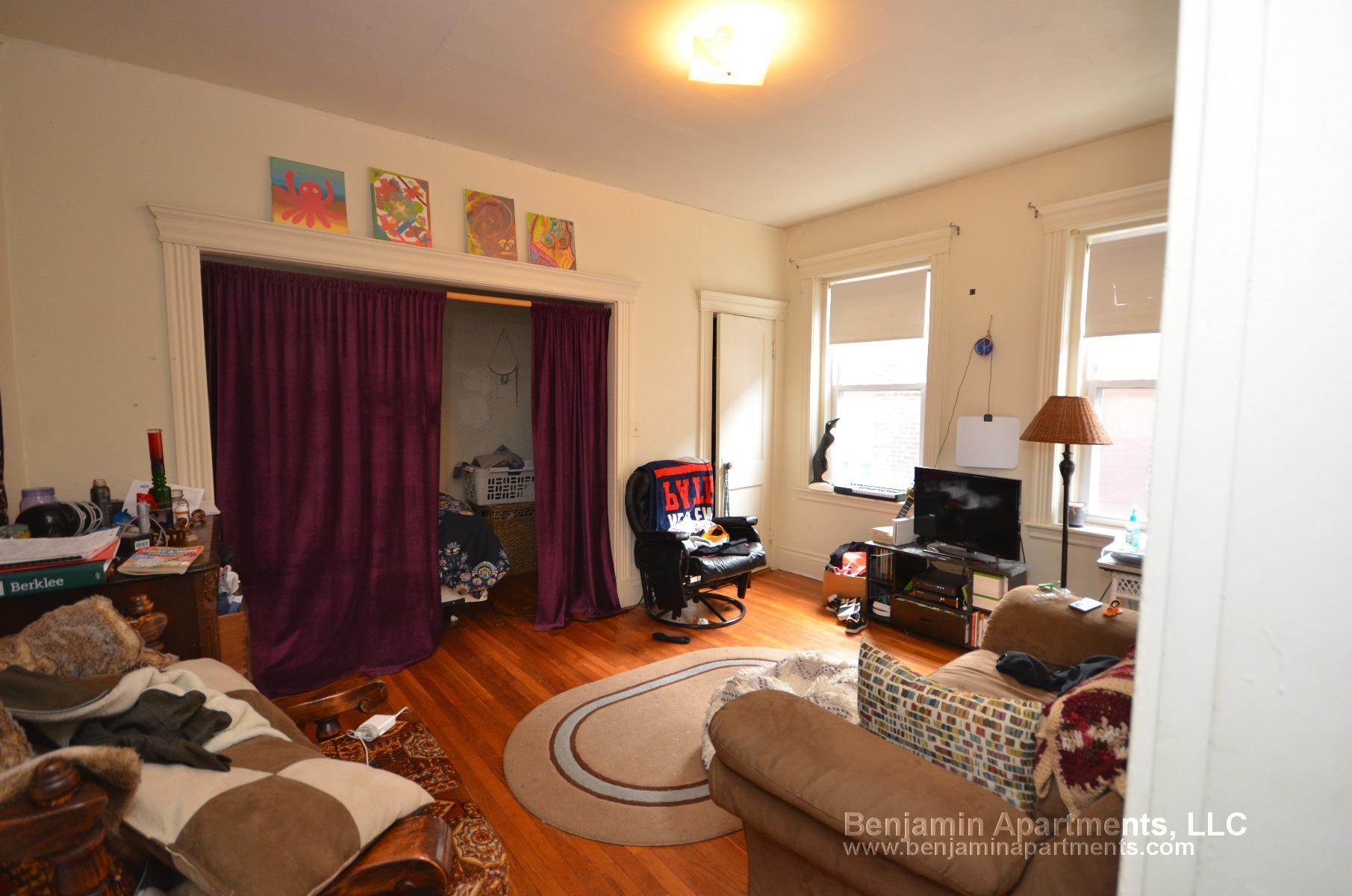 Building Photo - 15 Walbridge St