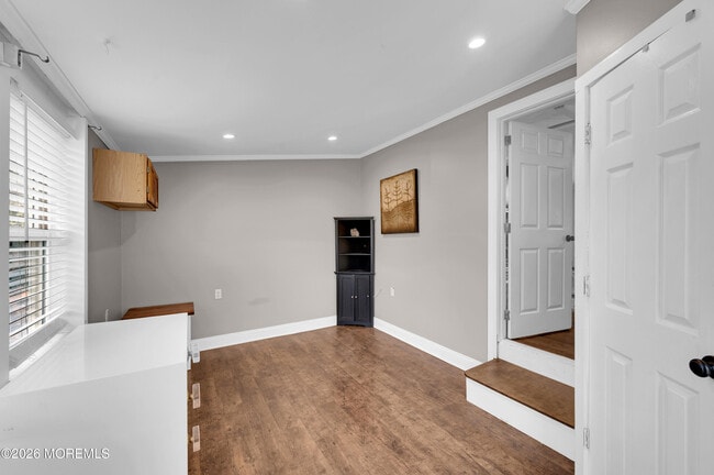 Building Photo - 14 Chestnut St