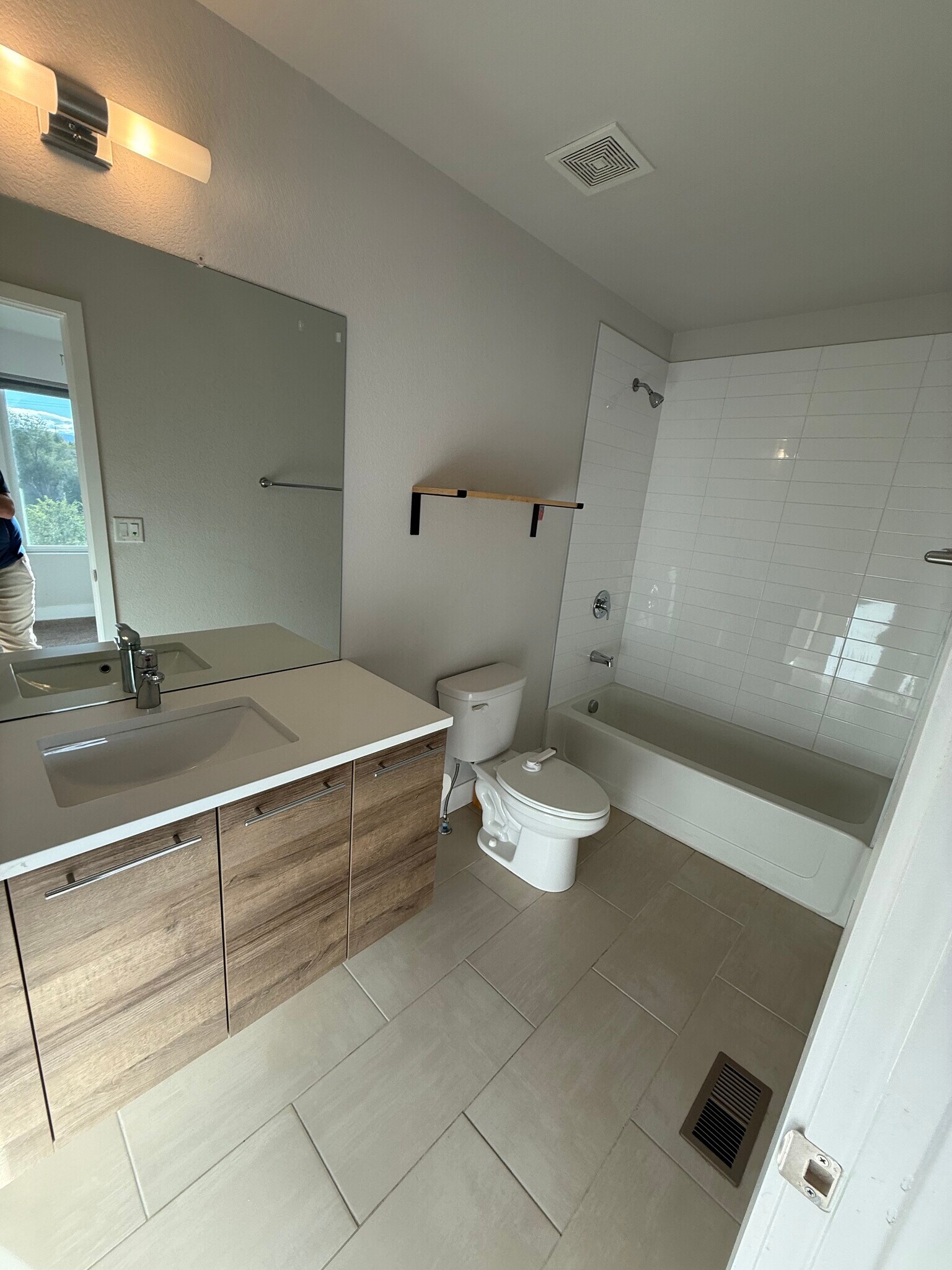 Building Photo - 1053 Eaton St