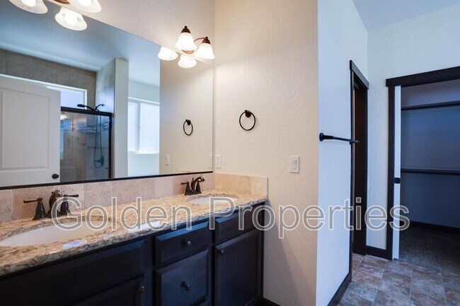 Building Photo - 6677 N Gavin Loop