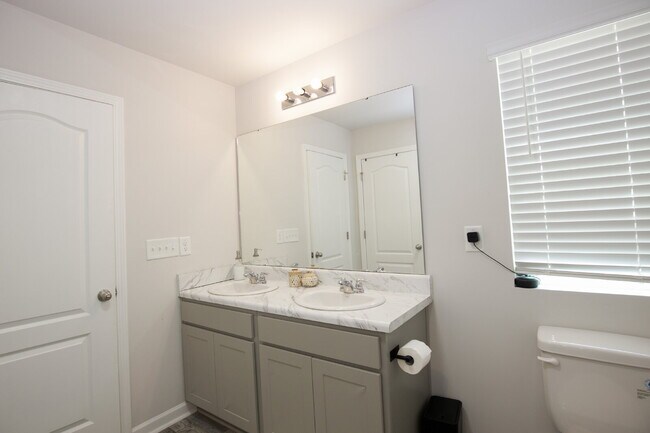Building Photo - "Charming 3-Bed Oasis with 2.5 Baths on Century Lane, Cameron – Spacious 1744 sq. ft. Retreat!"