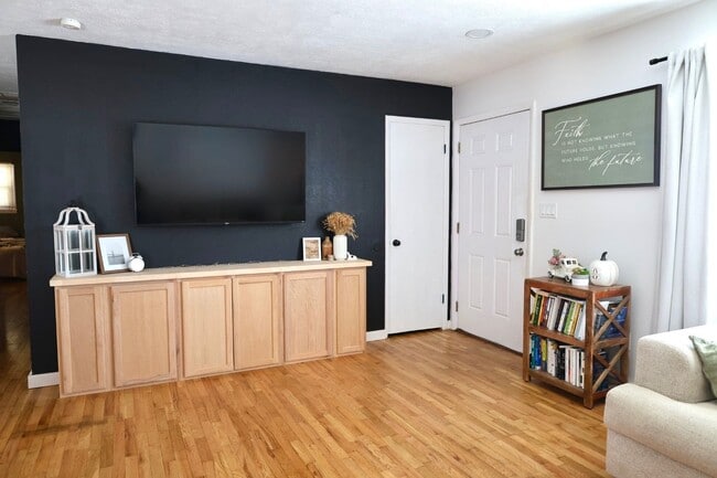 Building Photo - 3 Bed 3 Bath Ozark, MO