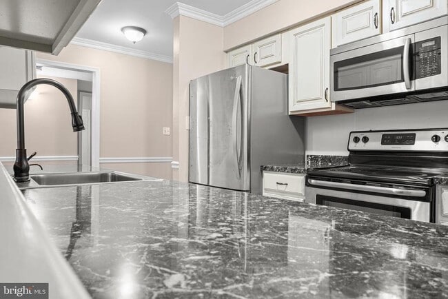 Building Photo - 226 Spring House Ln