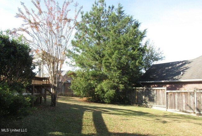 Building Photo - 201 Apple Blossom Cir