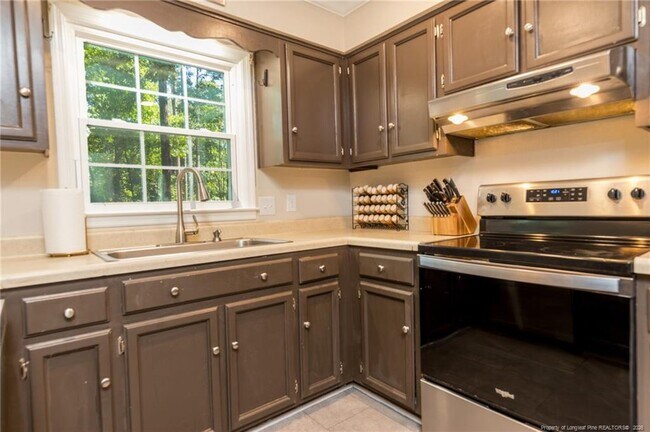 Building Photo - 3356 Quarry Dr