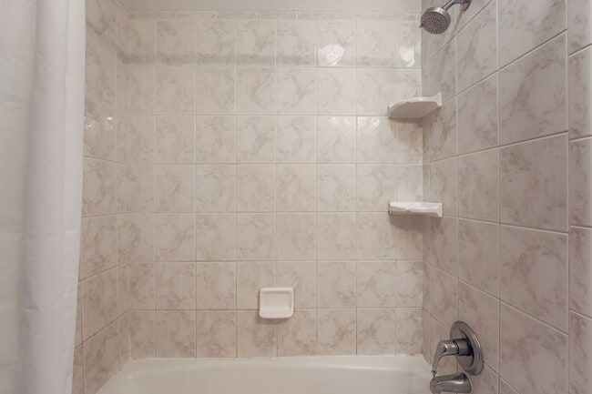 Building Photo - Stylish Home in the Heart of Highland with...