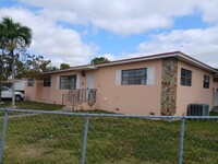 Building Photo - 8205 SW 39th St
