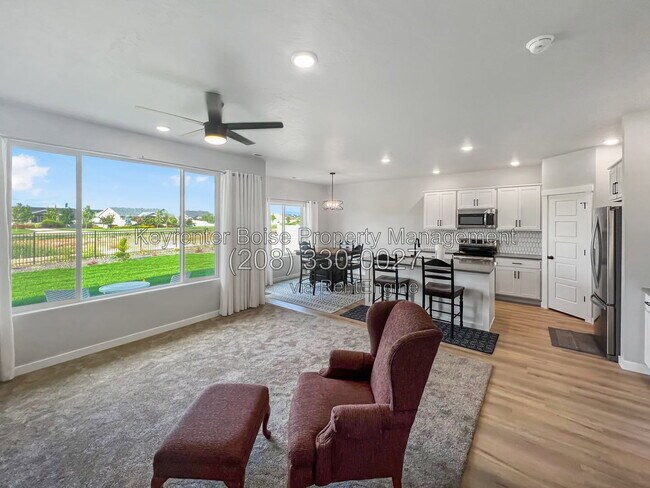 Building Photo - 5904 W Aegean Dr