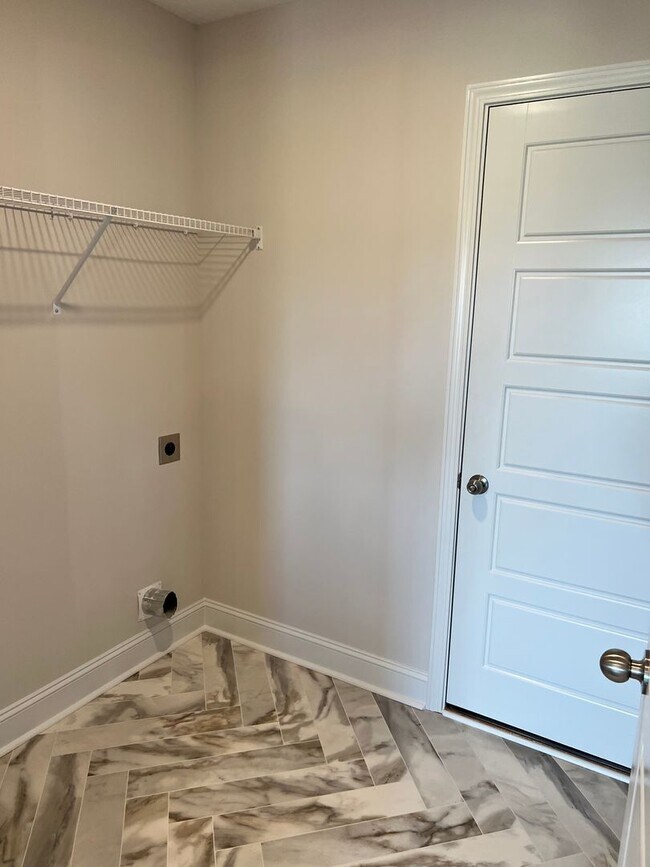 Building Photo - Brand New Three Bedroom in Cherry Acres
