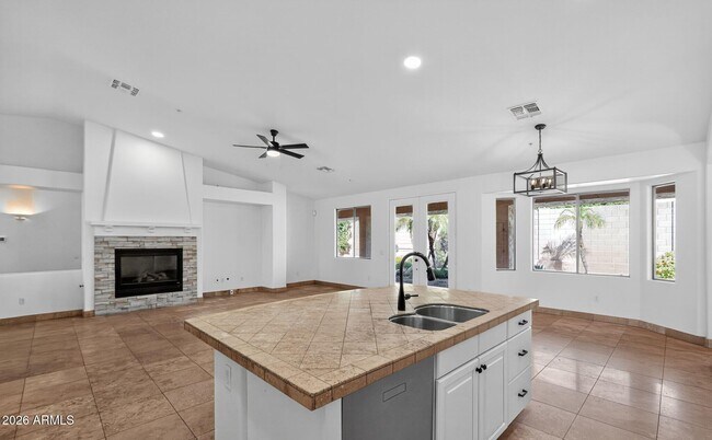 Building Photo - 7742 E Los Gatos Dr