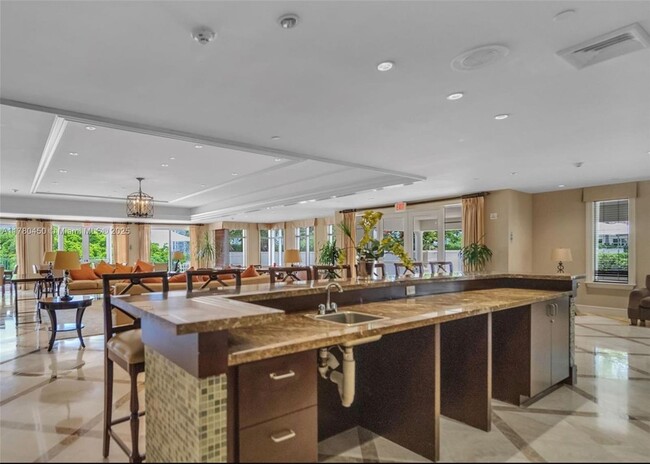Building Photo - 20000 E Country Club Dr