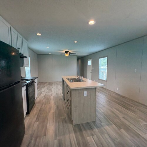 Building Photo - 334 Sycamore Loop