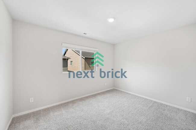 Building Photo - "Charming 4-Bedroom Home in Puyallup with Spacious 1831 Sq Ft Layout & 2.5 Baths!"