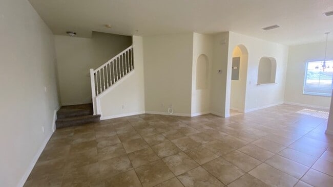 Building Photo - Gorgeous Light & Bright 3 Bedroom 2.5 Bath Townhome Corner Unit!!