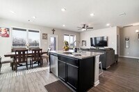 Building Photo - 1318 Kingsgate Dr