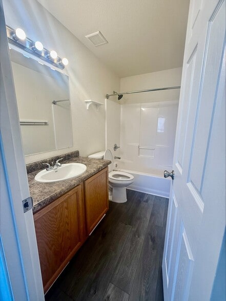 Building Photo - 3721 Miranda Ave