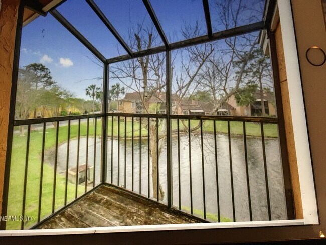 Primary Photo - 859 Shoreline Cir