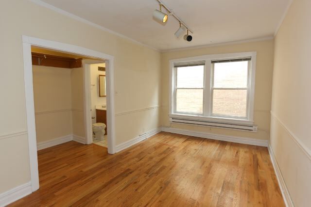 Building Photo - 514 W Melrose